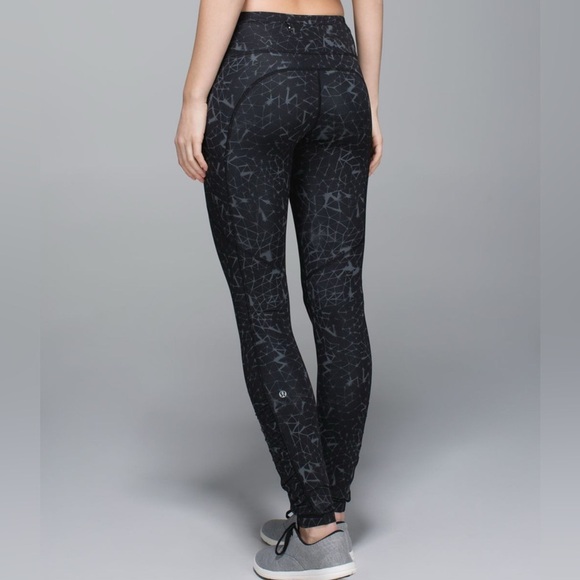 Lululemon Black Rush Hour Geometric Print Speed Tight 30” Tights